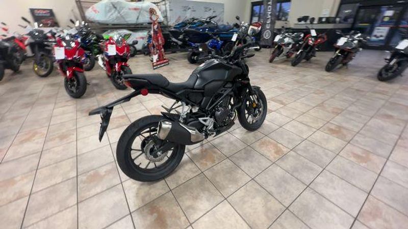 New 2025 Honda CB300R ABS Image 4