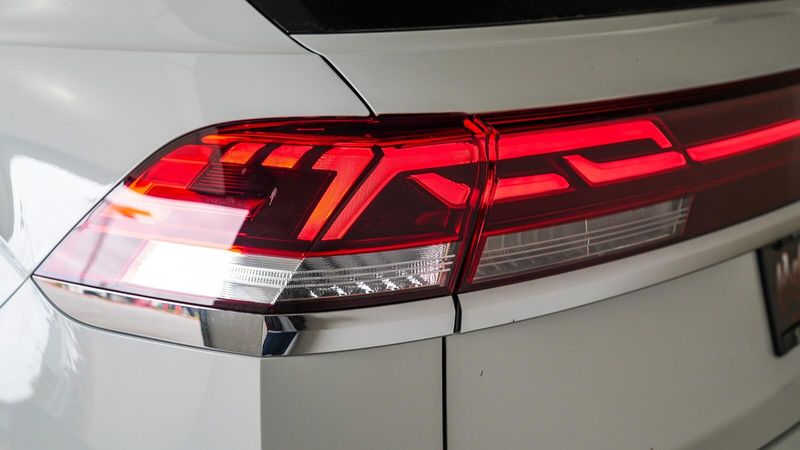 2025 Volkswagen Atlas Cross Sport 2.0T SEImage 8