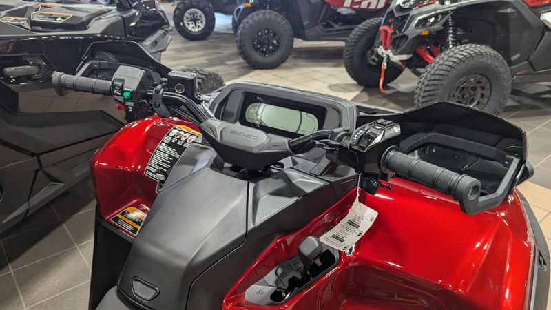 2025 Can-Am OUTLANDER MAX XT 850 FIERY RED Image 10