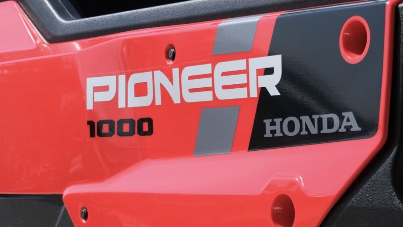 2023 Honda PIONEER 10006 DELUXE CREWImage 16