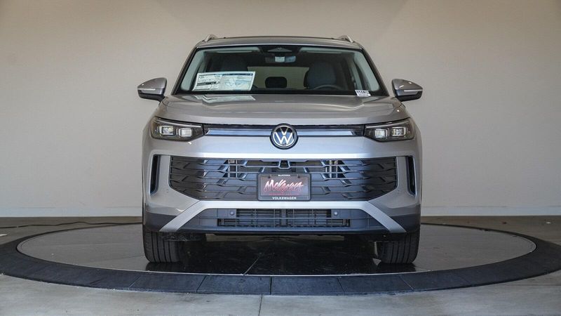 New 2025 Volkswagen Tiguan 2.0T SEImage 6
