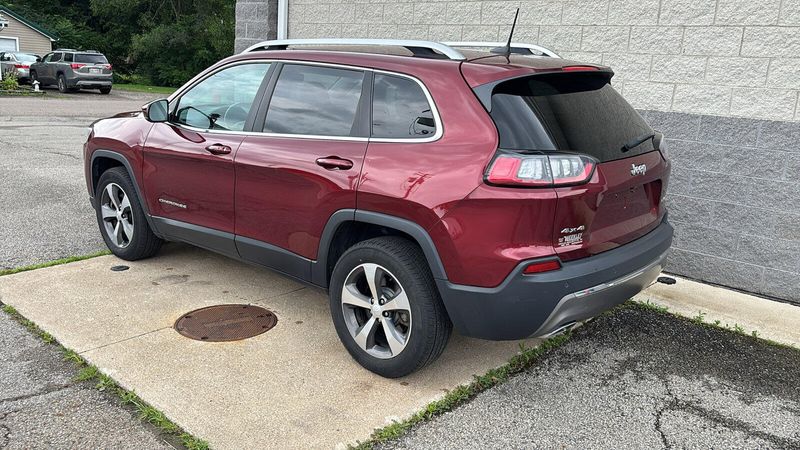 Used 2019 Jeep Cherokee LimitedImage 3