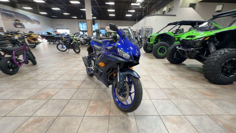 Used 2023 Yamaha YZF-R3 ABS Image 3
