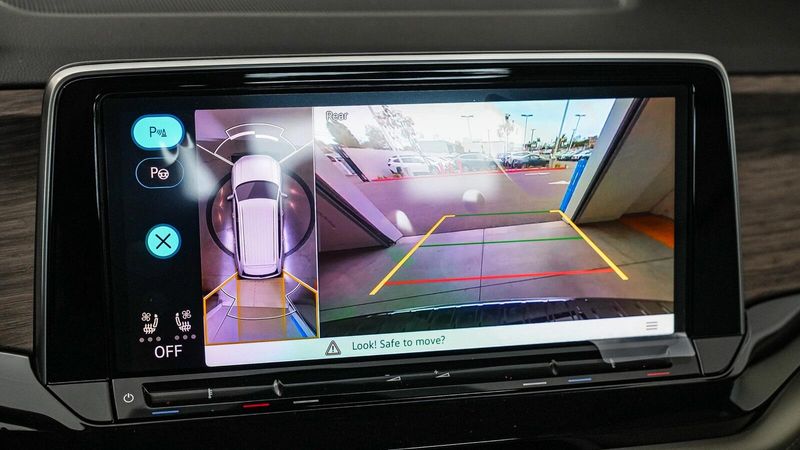 New 2025 Volkswagen Atlas 2.0T SEL Premium R-LineImage 24