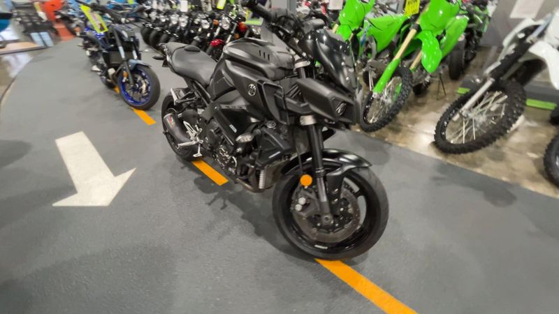 Used 2019 Yamaha MT-10 Image 2