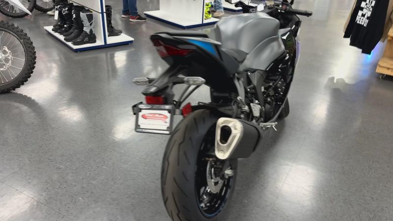 New 2025 Kawasaki NINJA ZX-6R ABS Image 4