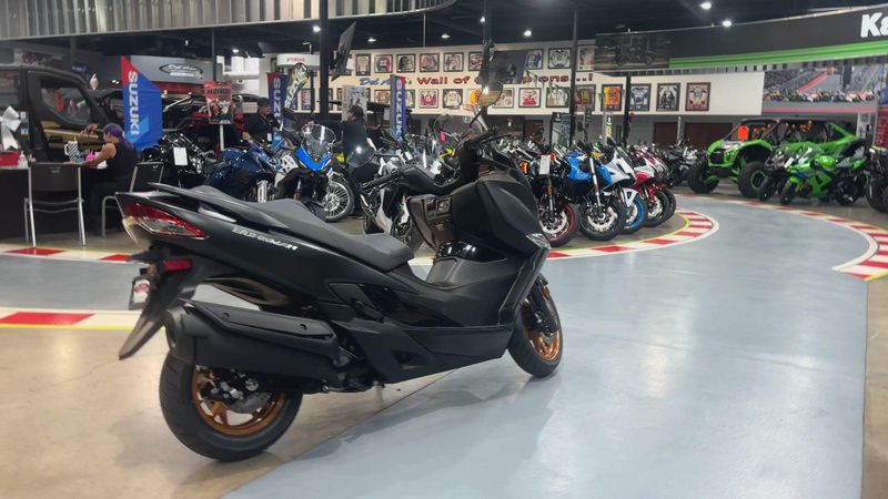 New 2027 Suzuki BURGMAN 400 Image 4