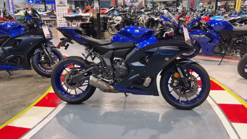 Used 2023 Yamaha YZF-R7 CA Image 5