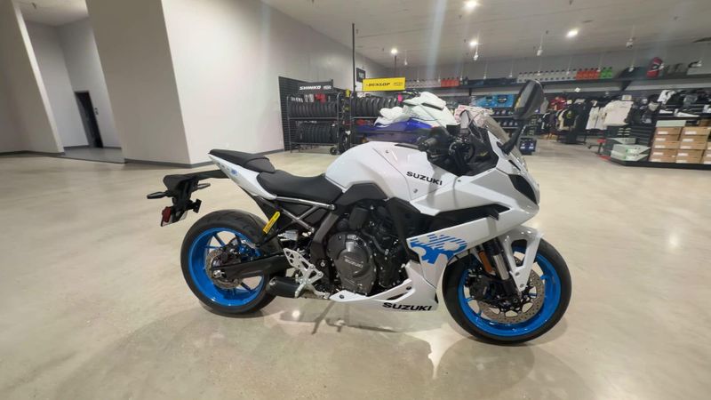 New 2026 Suzuki GSX-8R Image 2