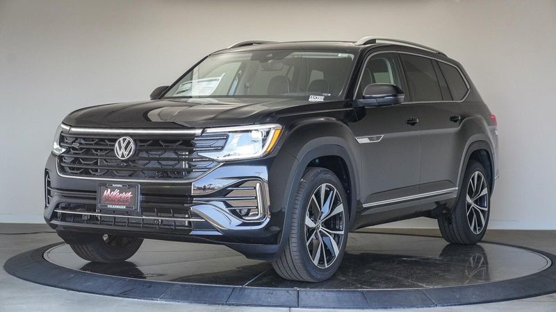 New 2025 Volkswagen Atlas 2.0T SEL Premium R-LineImage 1