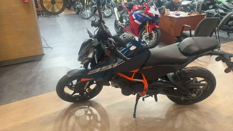 New 2026 KTM 390 DUKE Image 5