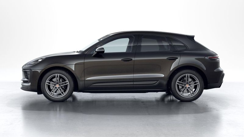 2025 Porsche Macan BaseImage 2