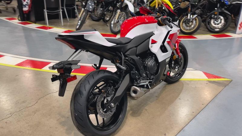 New 2026 Yamaha YZF-R7 70TH ANNIVERSARY EDITION Image 4