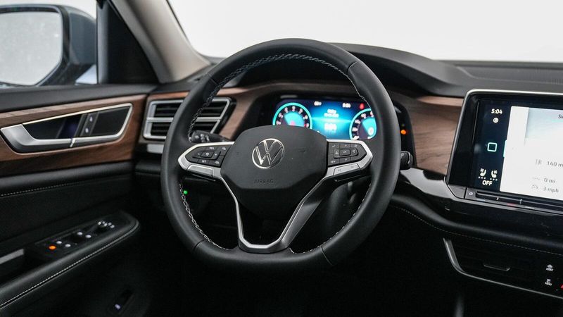 2025 Volkswagen Atlas 2.0T SE w/TechnologyImage 16