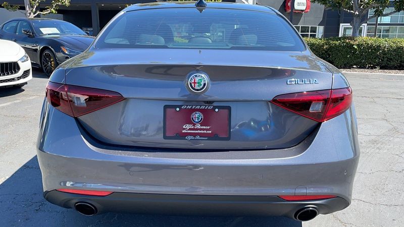 2022 Alfa Romeo Giulia Ti RwdImage 5