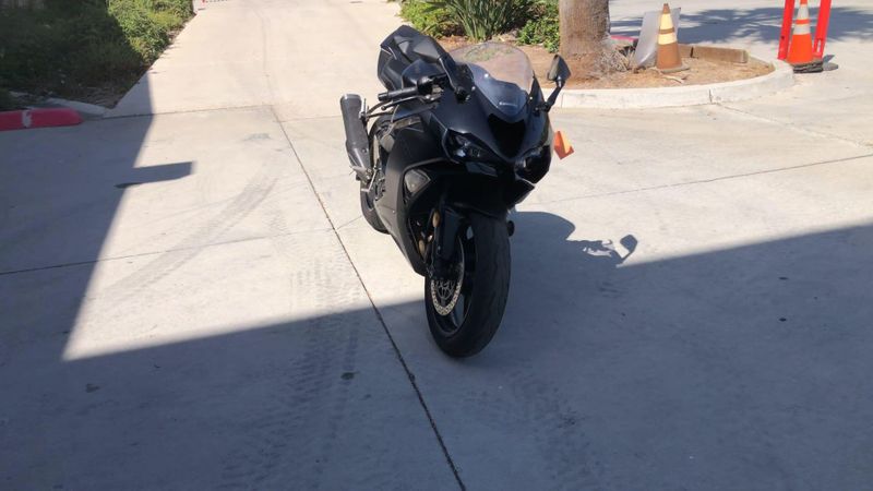 Used 2024 Kawasaki NINJA ZX-6R Image 2