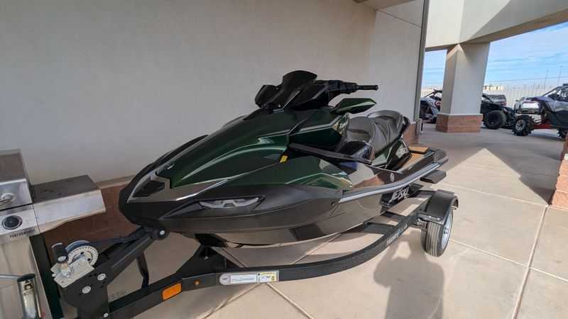 2025 Kawasaki JET SKI ULTRA 160LX Image 2