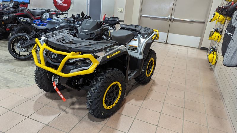 2024 CAN-AM OUTLANDER XTP 1000R HYPER SILVER AND NEO YELLOWImage 4