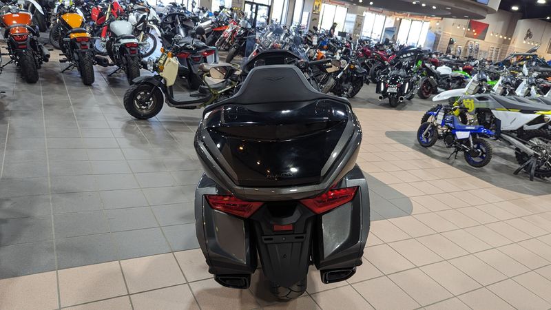 2024 Honda GOLD WING TOUR AUTOMATIC DCTImage 8