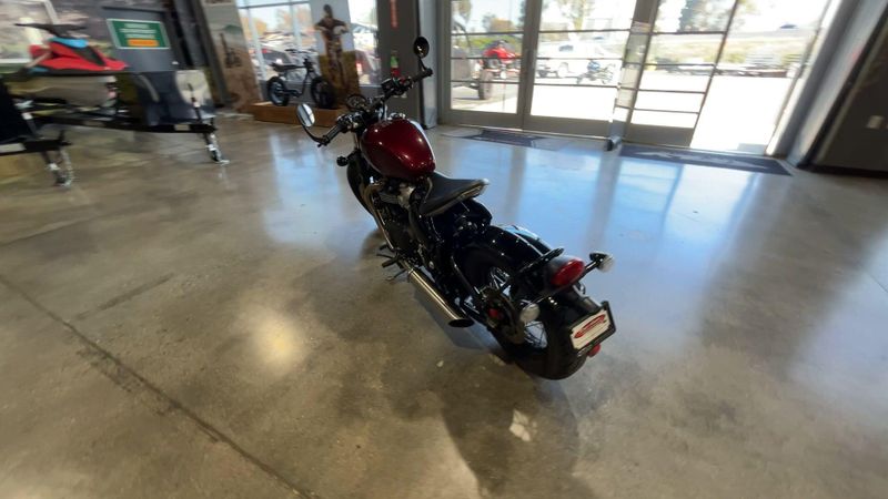 2022 Triumph Bobber Image 6