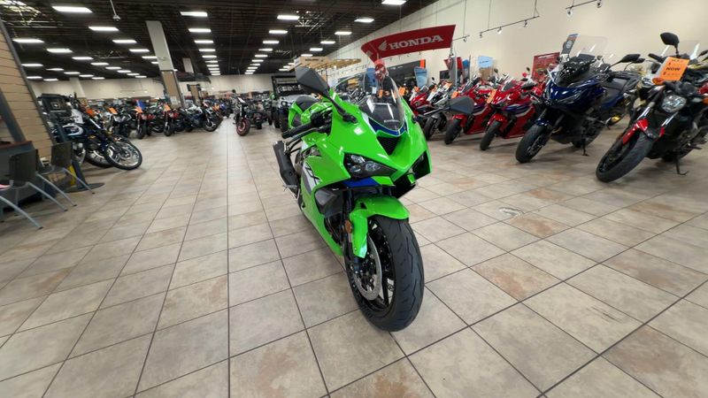 New 2026 Kawasaki NINJA ZX-6R Image 3
