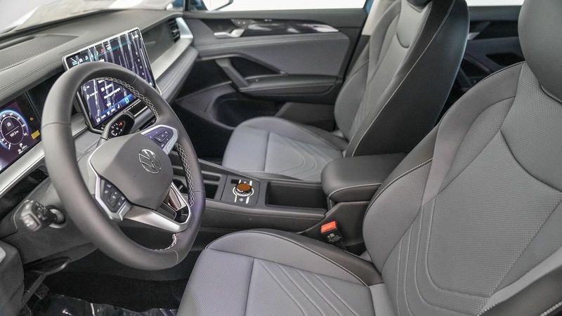 New 2025 Volkswagen Tiguan 2.0T SEImage 19