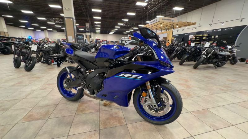 New 2027 Yamaha YZF-R9 Image 2