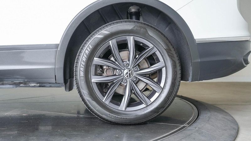 2022 Volkswagen Tiguan 2.0T SEImage 10