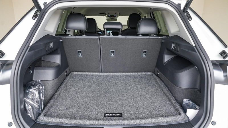 New 2025 Volkswagen Tiguan 2.0T SEImage 11