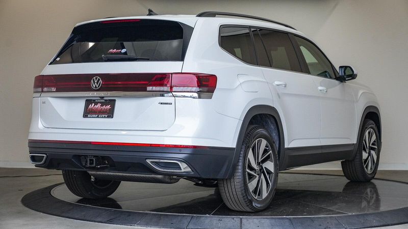 New 2025 Volkswagen Atlas 2.0T SE w/TechnologyImage 4