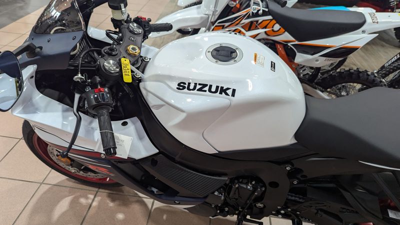 2025 Suzuki GSXR 600Image 9