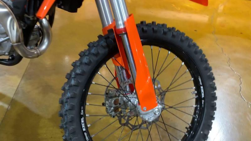 New 2025 KTM 450 SX-F Image 2