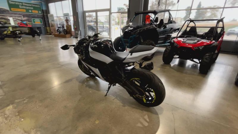 2013 Kawasaki NINJA ZX10R Image 6