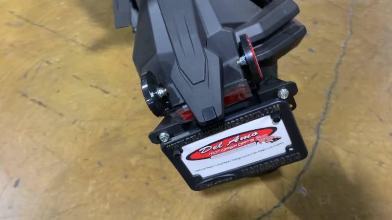 New 2025 CFMOTO 300NK Image 2