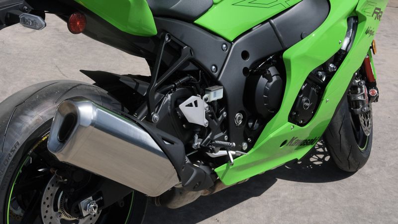 2024 KAWASAKI NINJA ZX10RR  in a LIME GREEN exterior color. Family PowerSports (877) 886-1997 familypowersports.com 