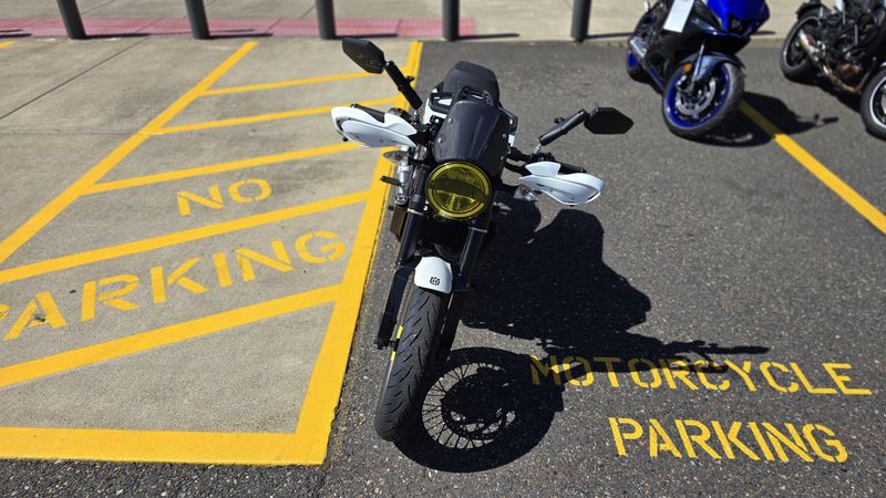 Used 2019 Husqvarna VITPILEN 401 