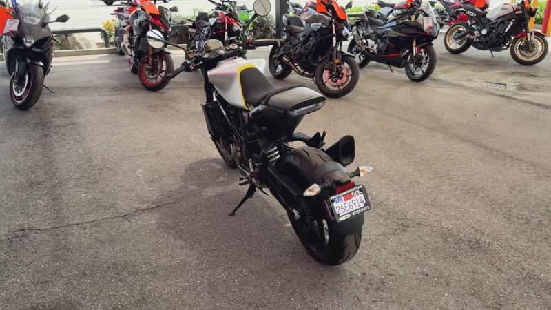 Used 2019 Husqvarna VITPILEN 701 Image 3