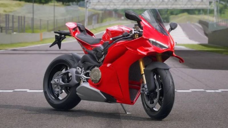 2025 Ducati Panigale V4Image 2