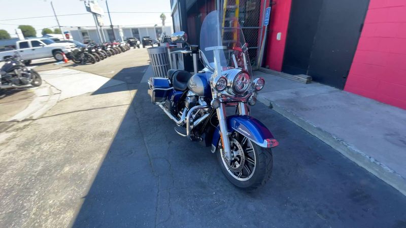 Used 2017 Harley-Davidson ROAD KING Image 3