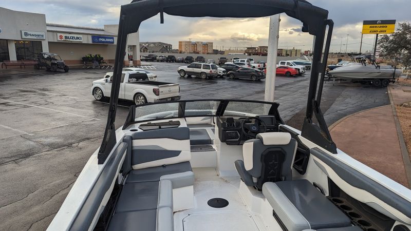 2024 AXIS AX5539BOAT  in a WHITE/GRAPHITE exterior color and GRAPHITEinterior. Family PowerSports (877) 886-1997 familypowersports.com 