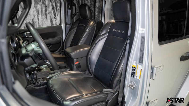 2023 Jeep Wrangler Sahara 4xe photo 2