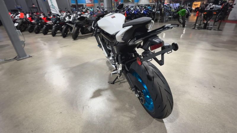 New 2025 CFMOTO 675SS Image 7