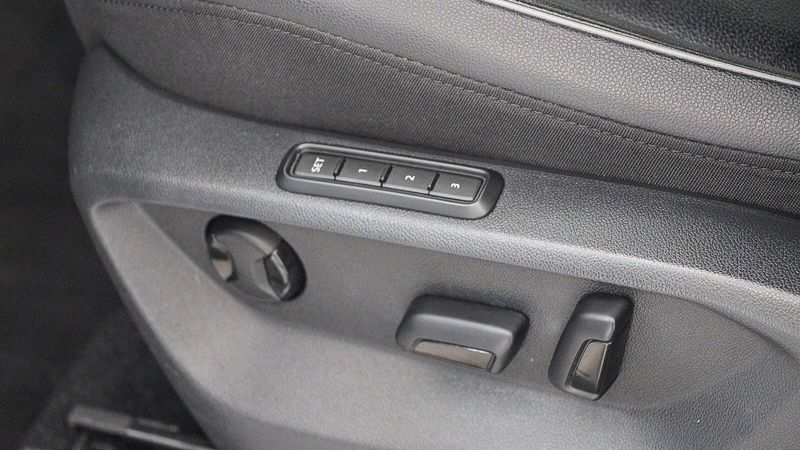 2019 Volkswagen Tiguan 2.0T SEL Premium R-LineImage 22