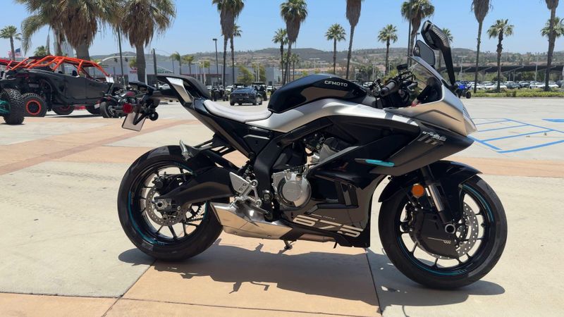 2025 CFMOTO 675SS Image 9