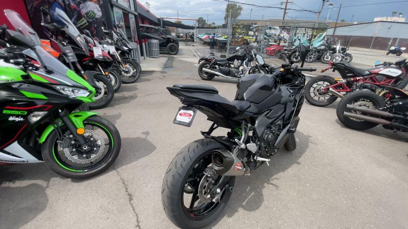 Used 2024 Kawasaki NINJA ZX-4RR Image 3