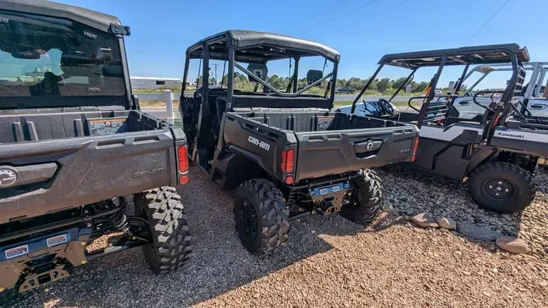 2025 Can-Am DEFENDER MAX DPS HD10 STEALTH BLACKImage 9