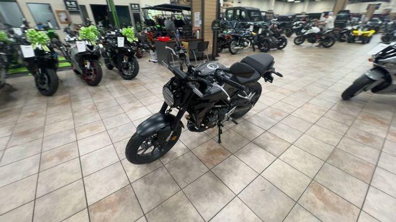 New 2025 Honda CB300R ABS Image 8