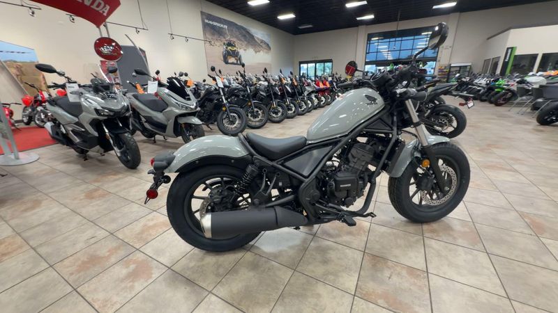 New 2026 Honda REBEL 300 E-CLUTCH Image 9