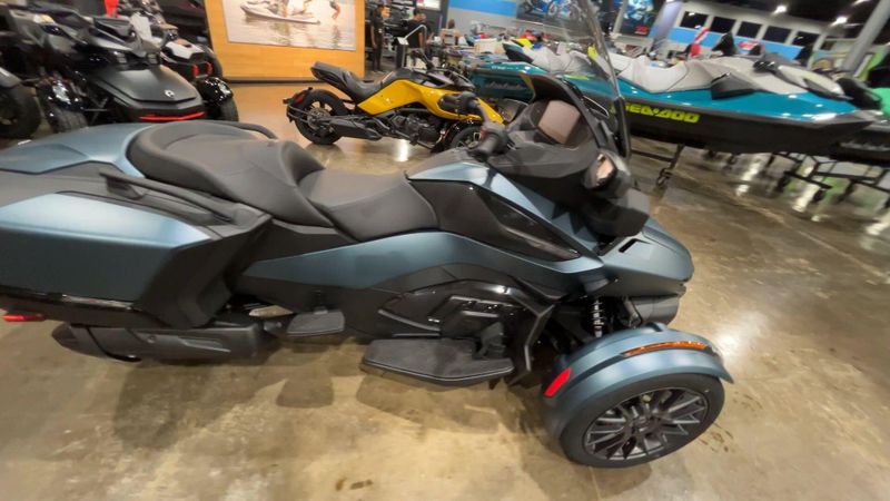 New 2026 Can-Am SPYDER RT (SE6) Image 5