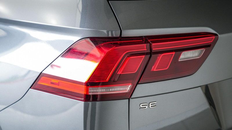 2022 Volkswagen Tiguan 2.0T SEImage 8